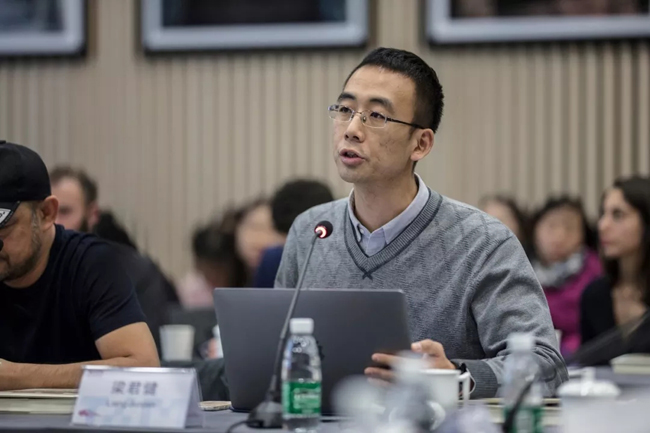 清华大学新闻与传播学院副教授 梁君健