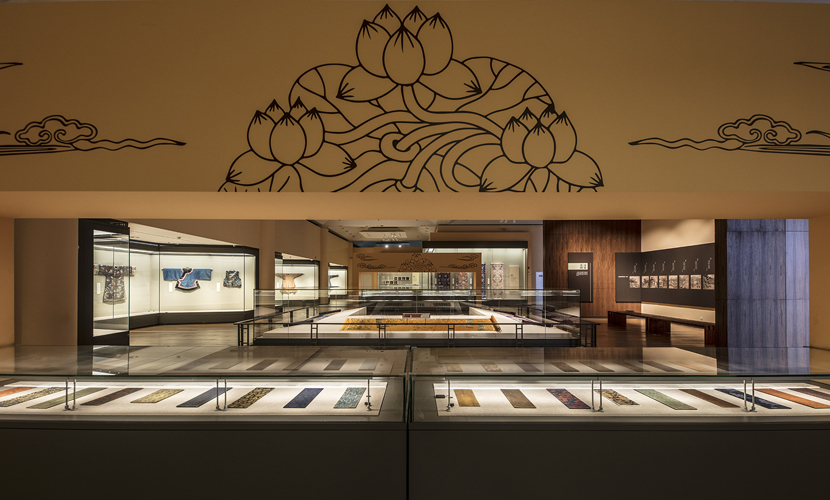 清华藏珍·丝绣撷英:清华大学艺术博物馆藏品展/织绣部分